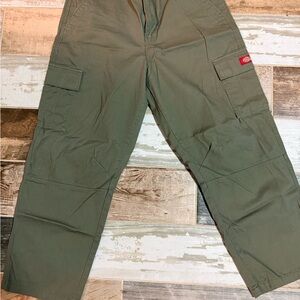 Dickies Junior’s Women’s Cropped Green Utility Pants - size 13/31